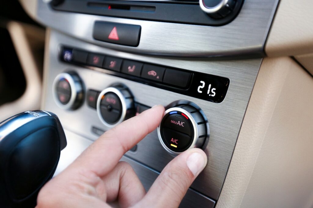 La climatisation de la voiture ne fait plus de froid, à quoi cela est-il dû ?